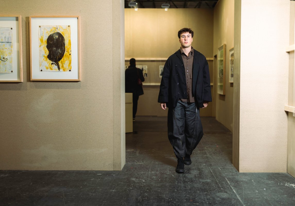 Se Confirma: Tíscar Espadas, Creadora De Los Uniformes De ‘El País’ En Arco: “Cada Prenda Puede Funcionar Como Una Escultura”