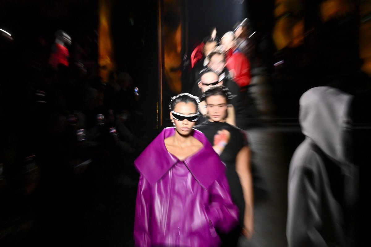 Especial: En Directo: Revisiones Nostálgicas Y Actualizaciones Del Pasado En La Pasarela En París