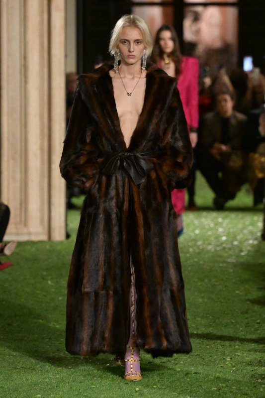 Un botón para explicar por qué la moda es necesaria