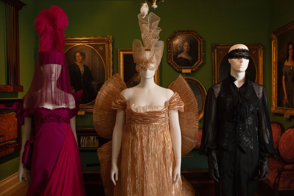 Desarrollo: La Moda Inspirada En ‘Los Bridgerton’ Viaja Al Siglo Xix: De La Tele Al Museo