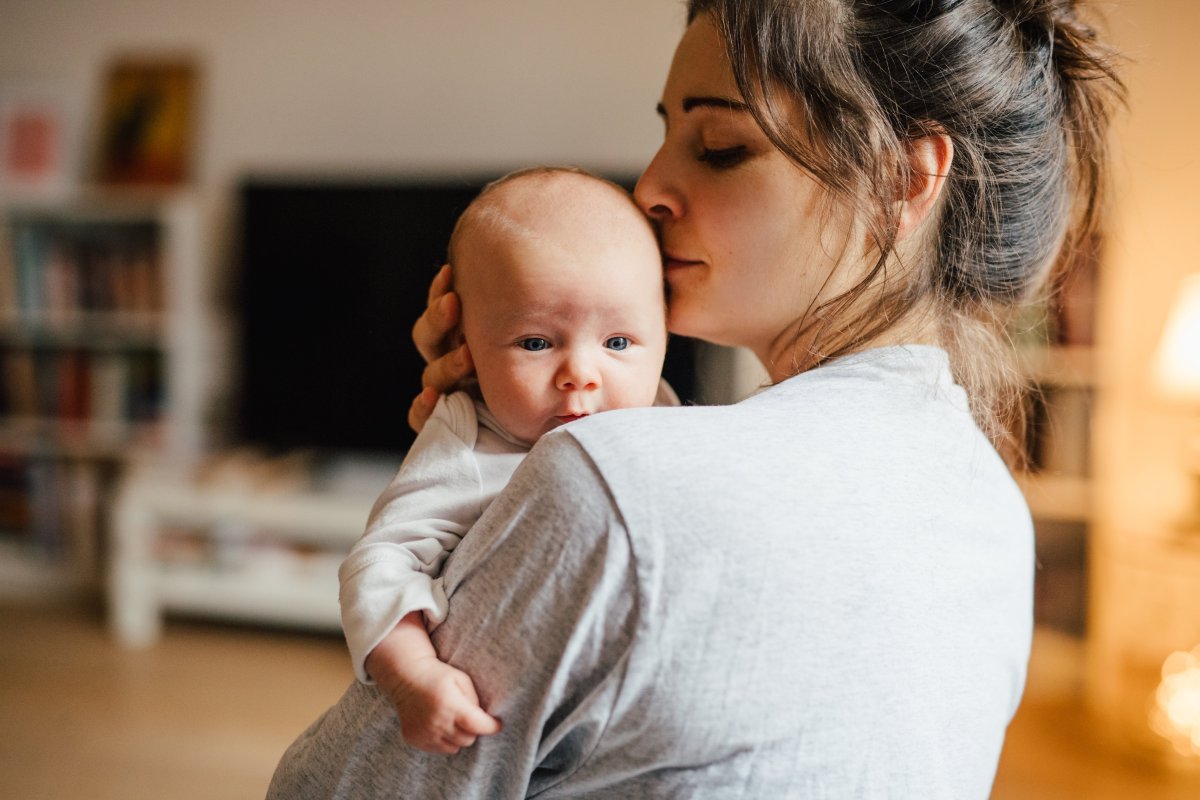 El Apellido De La Madre Primero: En Qué Países Tiene Prioridad La Herencia Materna