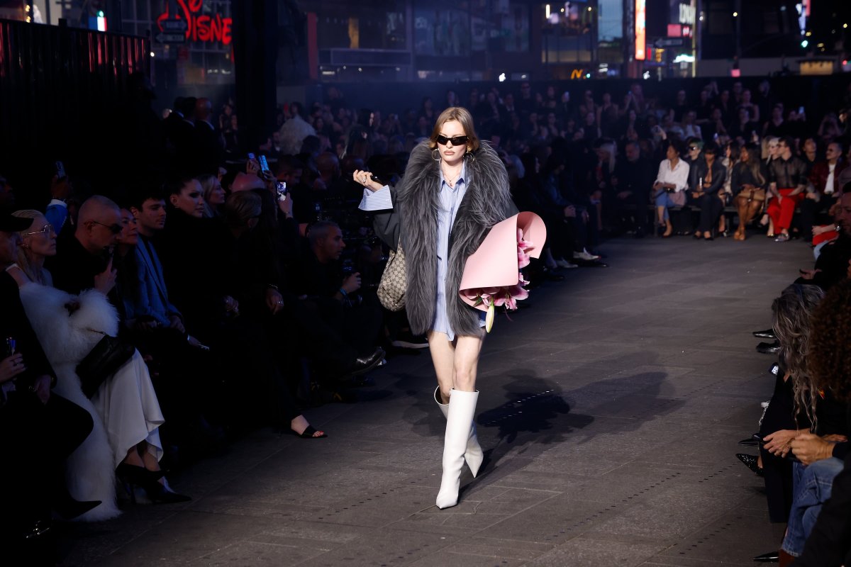 Información Exclusiva: Por Qué Demna Ha Llevado A Times Square Su Idea Asentada Del Actual Gucci