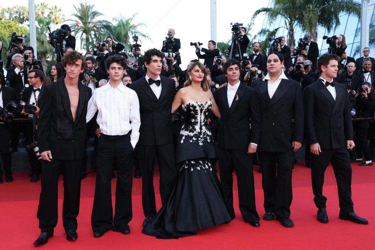 Análisis: De Penélope Cruz A Demi Moore: La Alfombra Roja De La Ceremonia De Clausura En Cannes