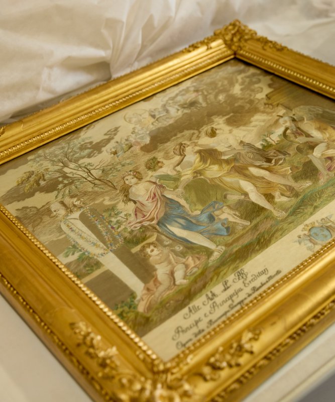 De la capa de Victoria de Eugenia a la almohada de Berenguela: las reliquias textiles de las casas reales españolas ven la luz por primera vez