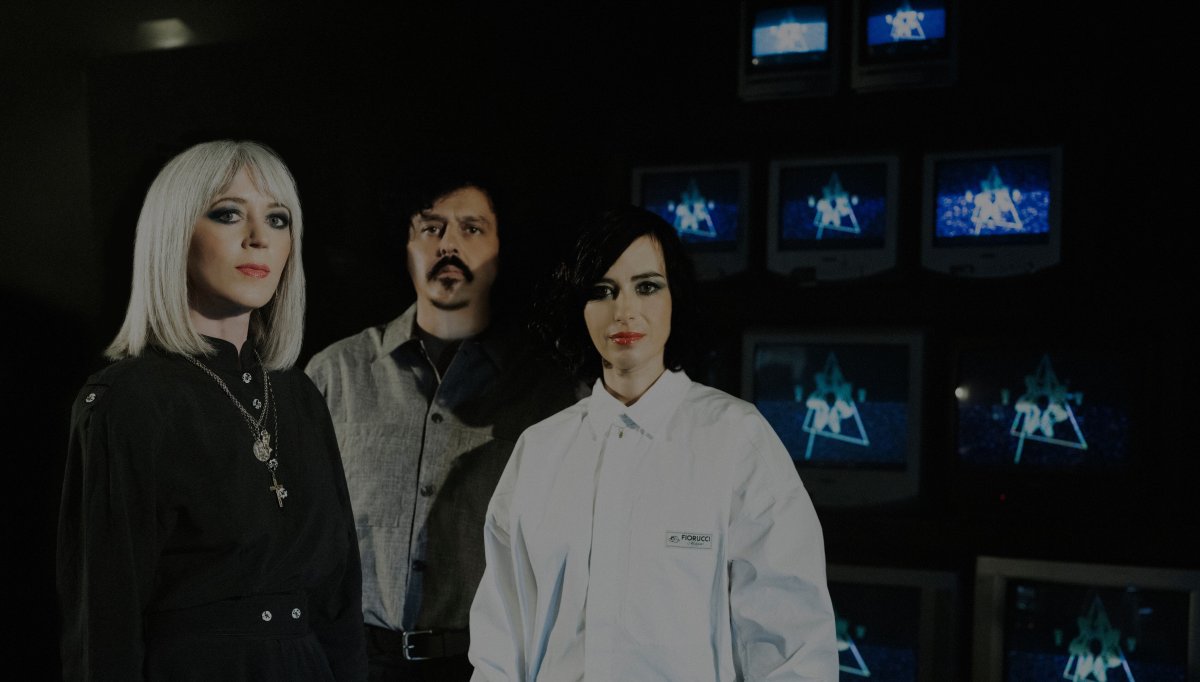 Ladytron: “Llevar uniforme es muy útil cuando subes al escenario y pretendes crear un personaje”