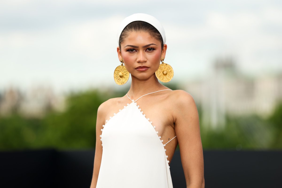 Se Confirma: Qué Hace Una Reliquia Arqueológica En Una Alfombra Roja Con Zendaya: Los Polémicos Pendientes De 3.000 Años De Antigüedad