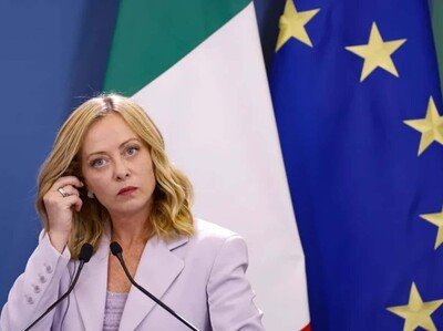 Italia prohíbe burkas y niqabs en escuelas; limita numeros extranjeros
