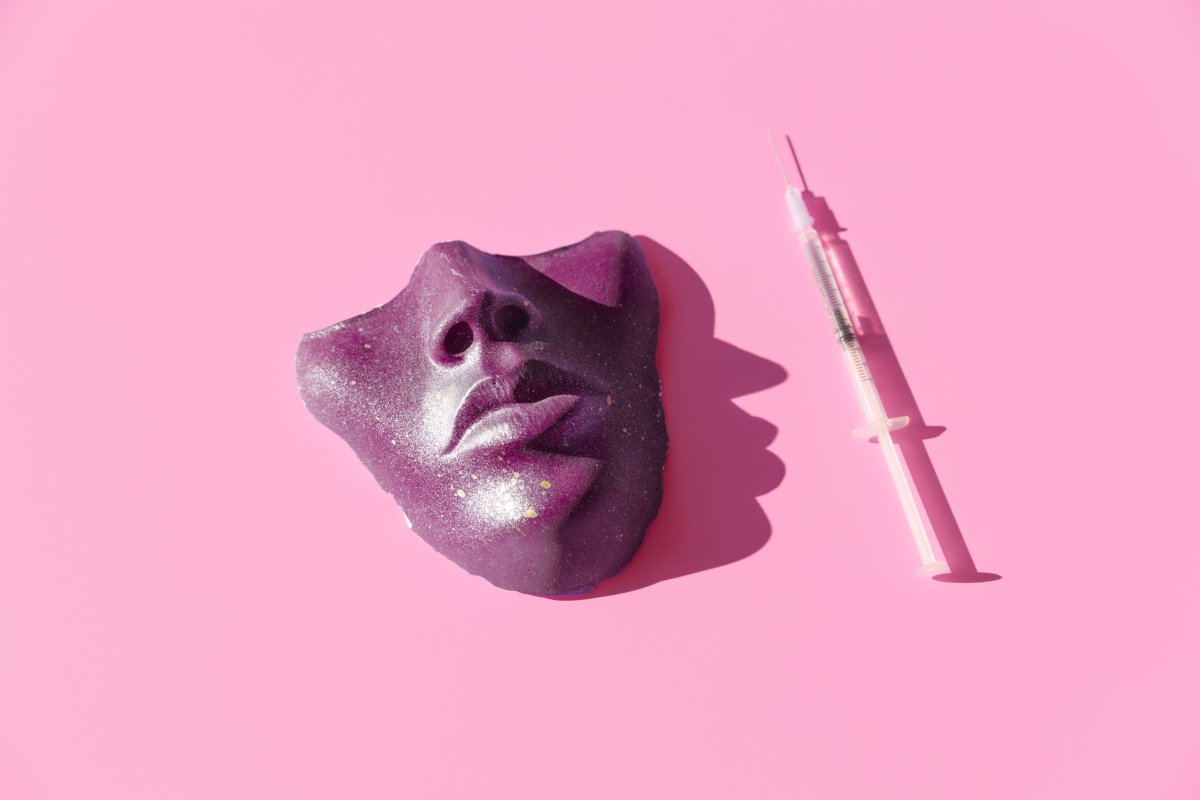 ¿Un test psicológico antes de ponerse bótox? Reino Unido propone una valoración de la salud mental antes de una intervención estética