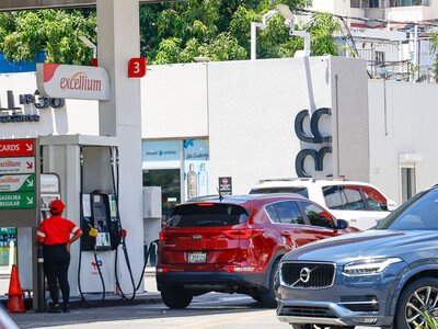 Los precios del petróleo caen ante esperanza de reapertura de Ormuz