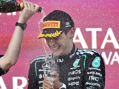 F1: Russell reina en el caos y se apunta la victoria en Azerbaiyán
