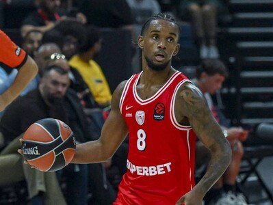 Supercopa: Jean Montero lidera al Olympiacos para llegar a la final