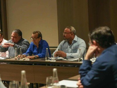 Transportistas se reúnen con el ministro de Industria y Comercio