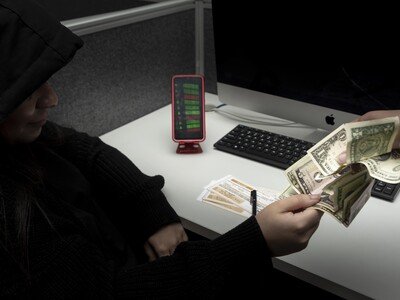 EE. UU. demanda a Cash FX, de dominicano, por esquema ponzi
