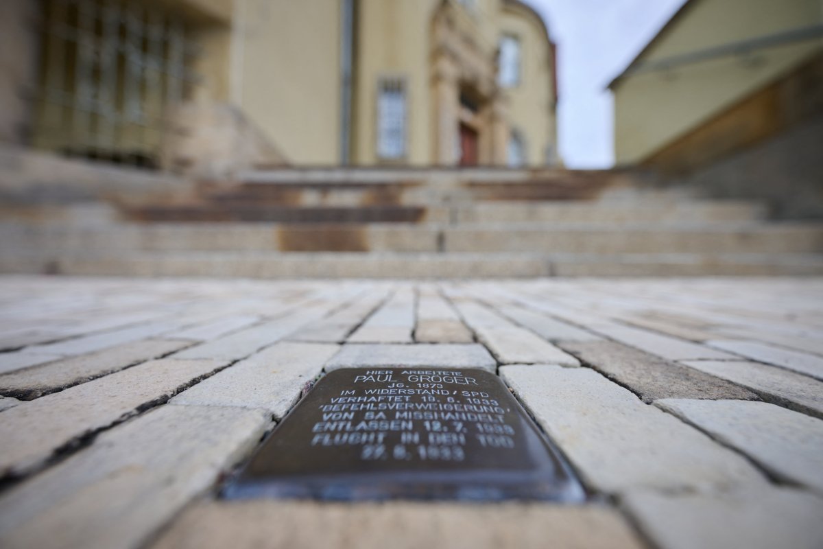 Un pueblo alemán prohíbe poner más ‘stolpersteine’, los adoquines conmemorativos de las víctimas del nazismo