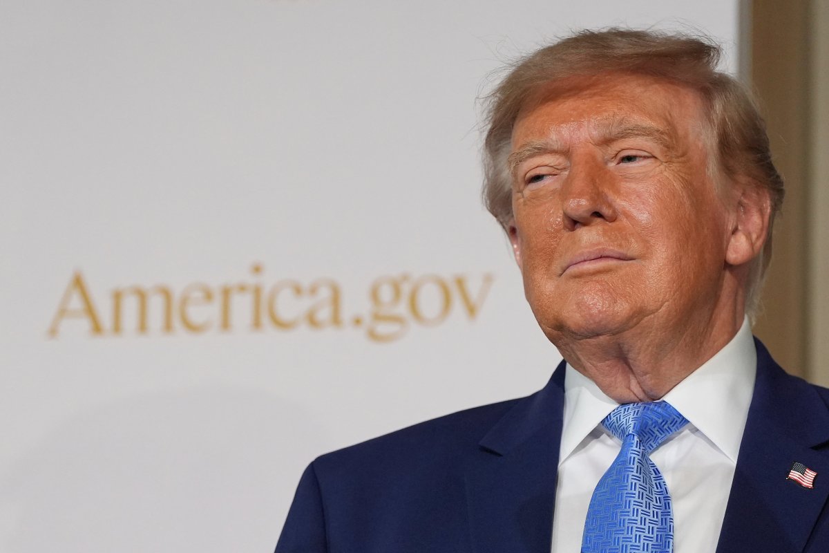 Trump lanza una página oficial de información sobre el Gobierno de EE UU que le desmiente