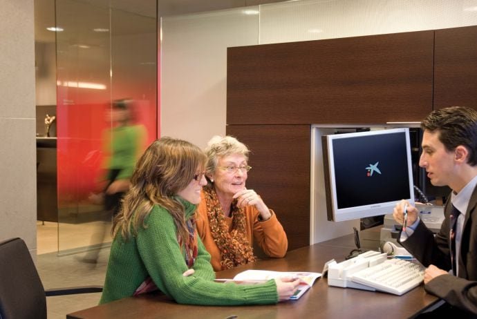 UGT denuncia a CaixaBank ante la Inspección de Trabajo por no facilitar información sobre su IA