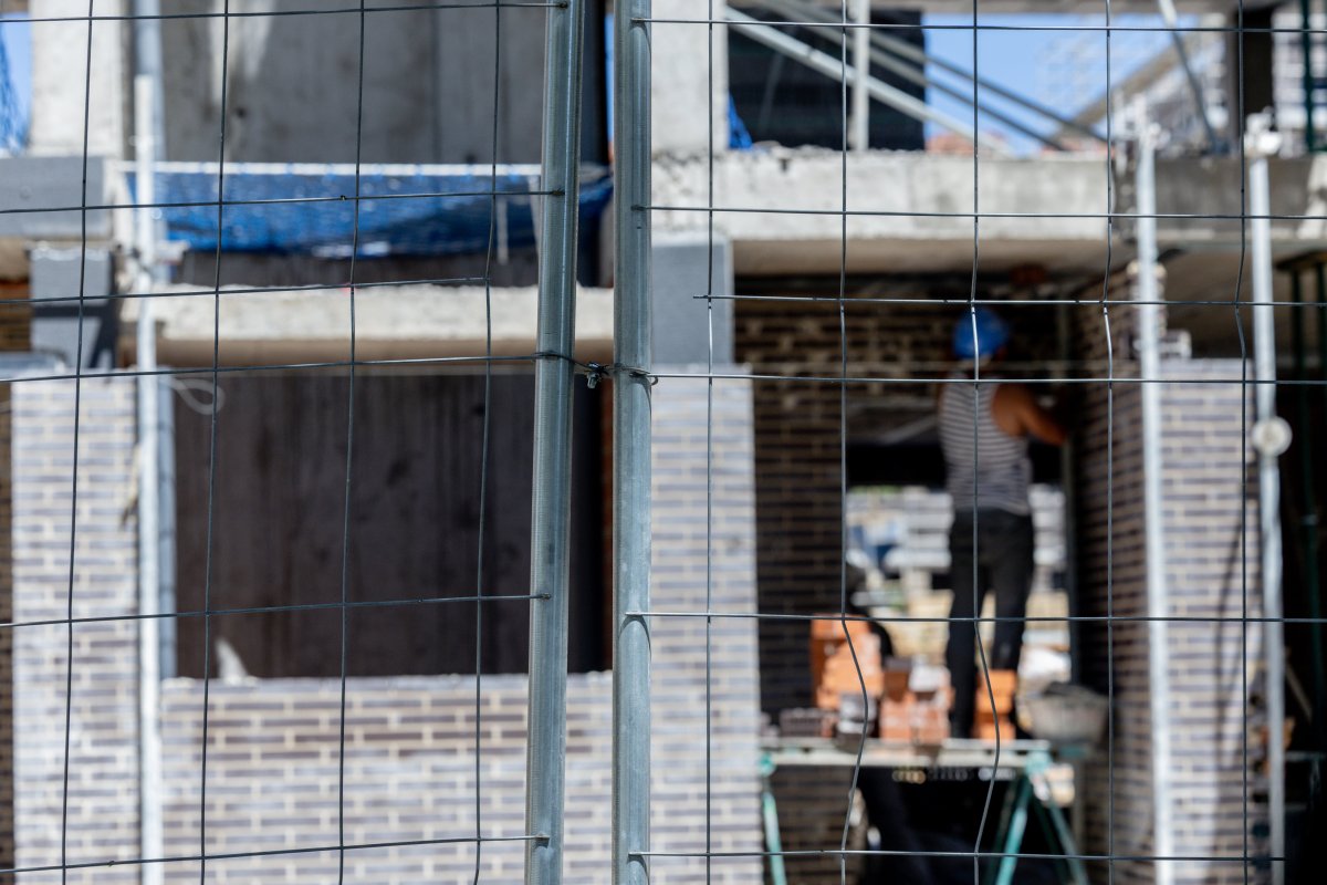La compra de viviendas cae un 7% en el segundo trimestre respecto al año pasado y confirma la desaceleración del mercado