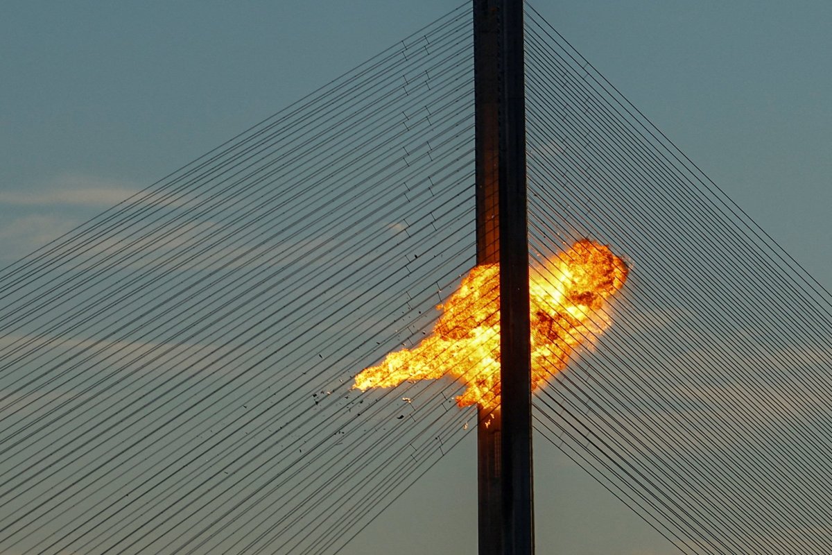 Rusia bombardea cuatro puentes clave en Kiev y siembra el caos