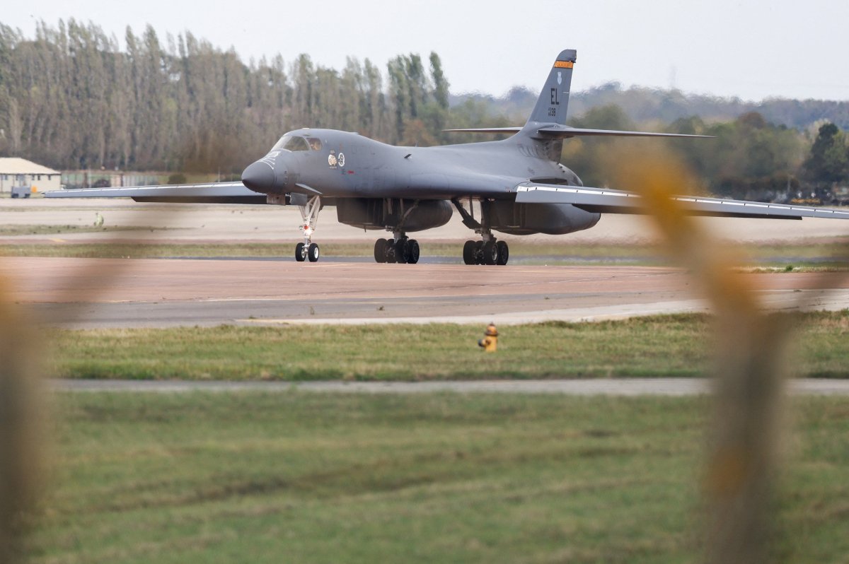 El Pentágono retira sus bombarderos de la base británica de Fairford tras el presunto intento de atentado