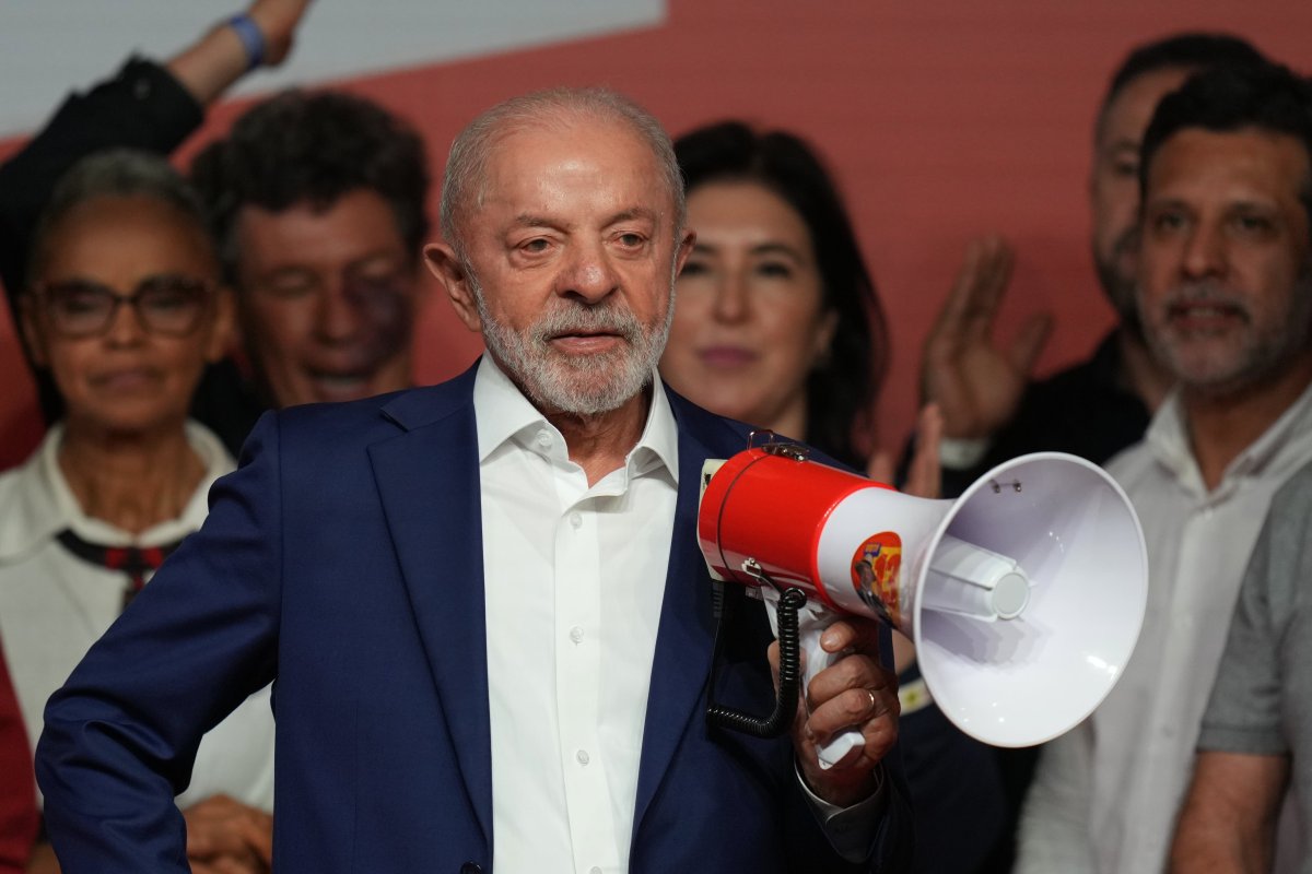 Lula pretende movilizar a los abstencionistas para consumar el milagro y vencer a Bolsonaro en Brasil