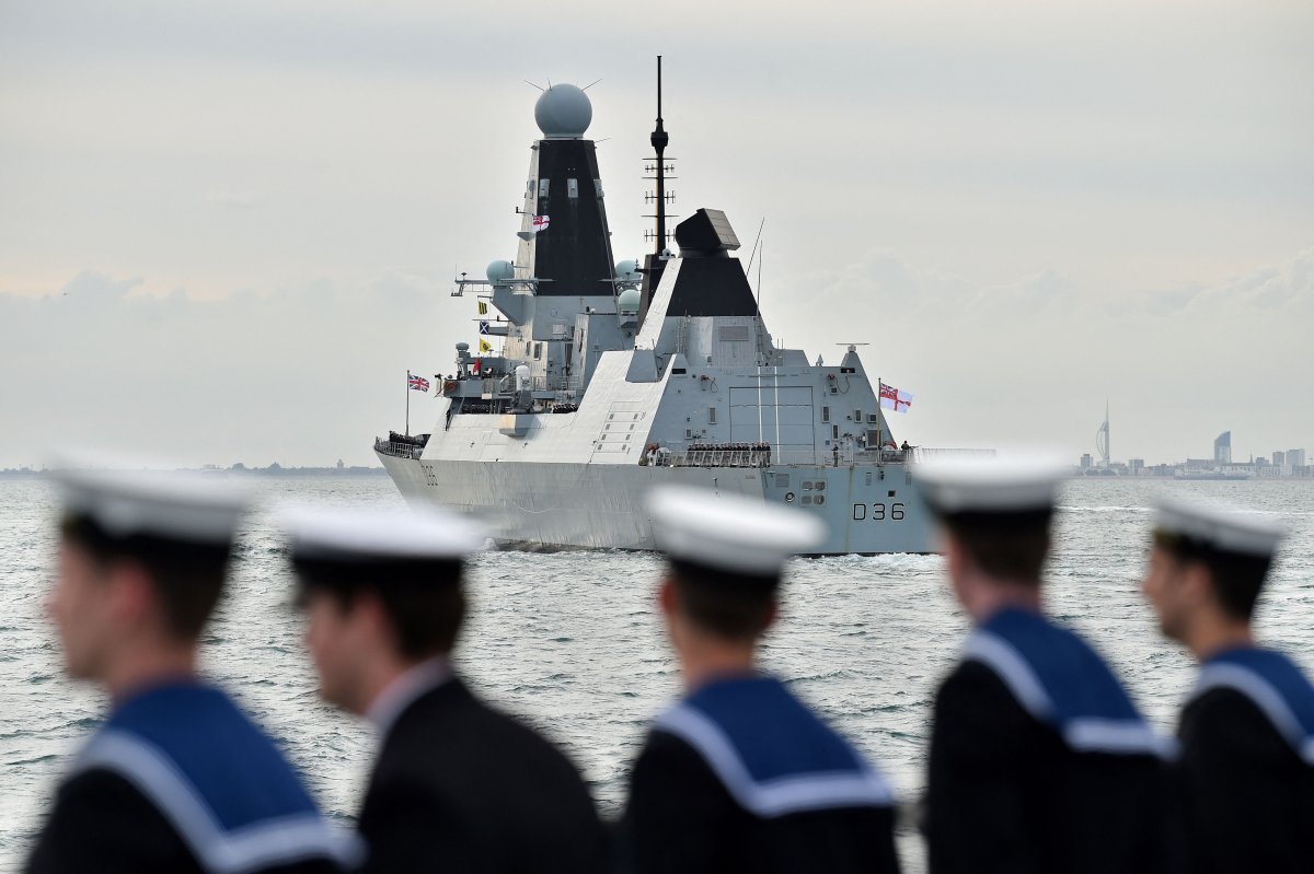El Reino Unido acusa a un militar de la Royal Navy de espiar para un país extranjero