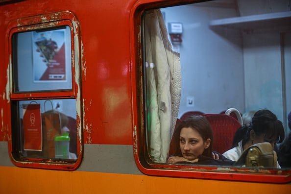 De la gran acogida a una hostilidad creciente: el giro de Polonia hacia los refugiados ucranios