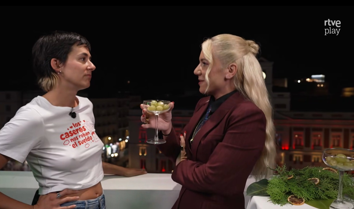 ‘Al cielo con ella’ brinda desde la Puerta del Sol con el Sindicato de Inquilinas: “Hemos torcido el brazo a los rentistas y entrado en el Consejo de Ministros”
