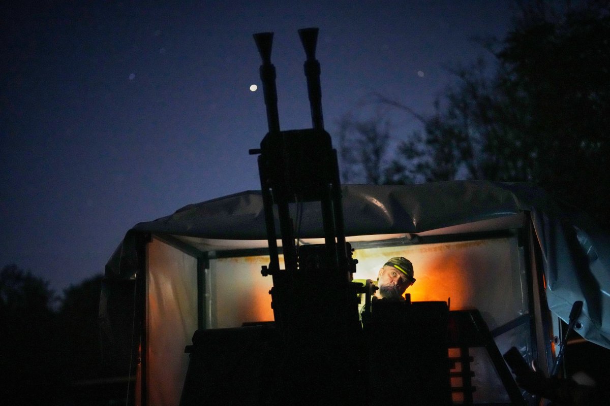 Ucrania necesita usar los satélites de Starlink en la guerra, pero el Pentágono tiene el control