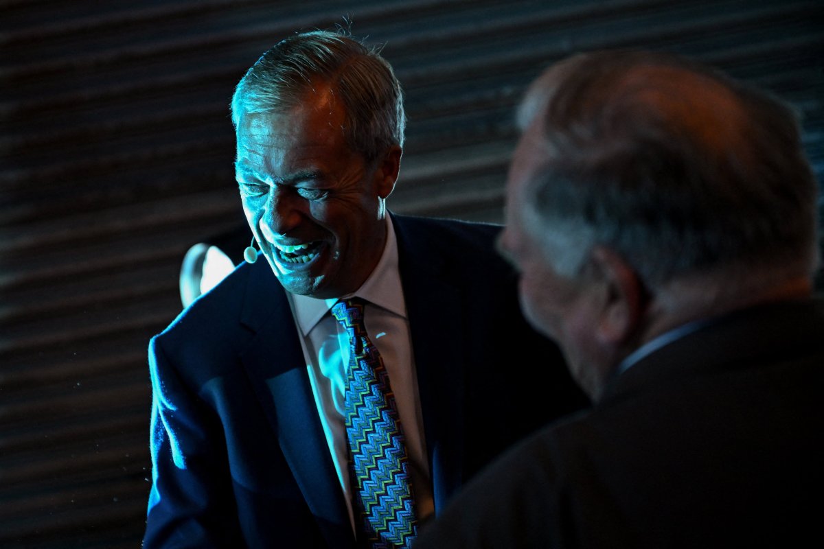 Nigel Farage, en horas bajas: acosado por los escándalos y superado por la derecha