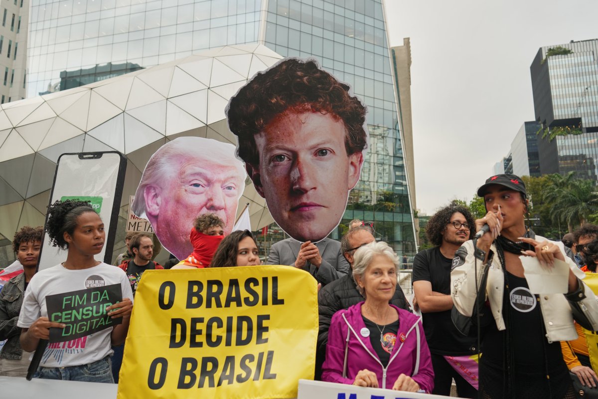 La justicia electoral de Brasil da 24 horas a Meta para demostrar que trata igual a Lula y a Bolsonaro