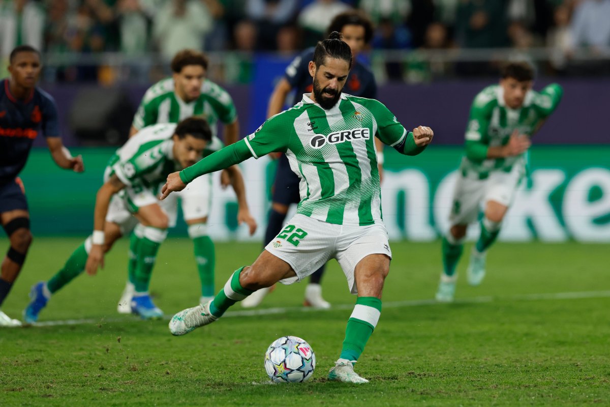 El Betis se agarra al sufrimiento para derrotar al Feyenoord y lograr un gran tres de tres