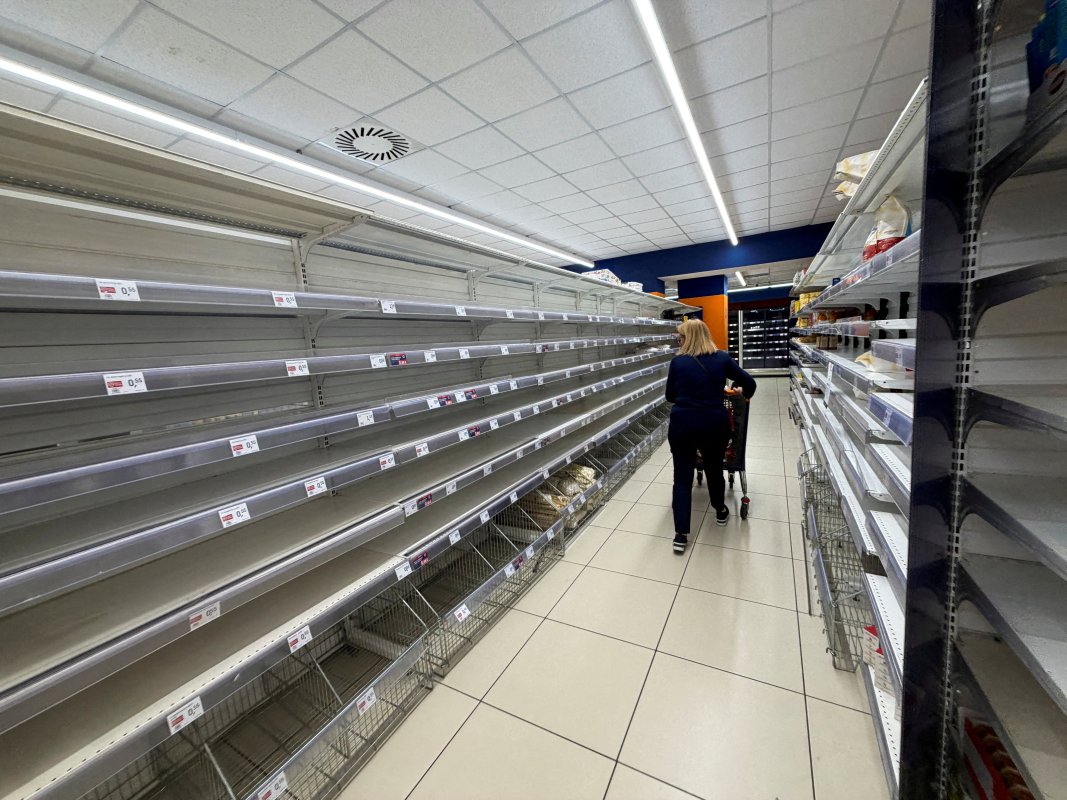 La huelga de camioneros en el sur de Italia vacía los supermercados y desabastece de combustible aeropuertos y gasolineras