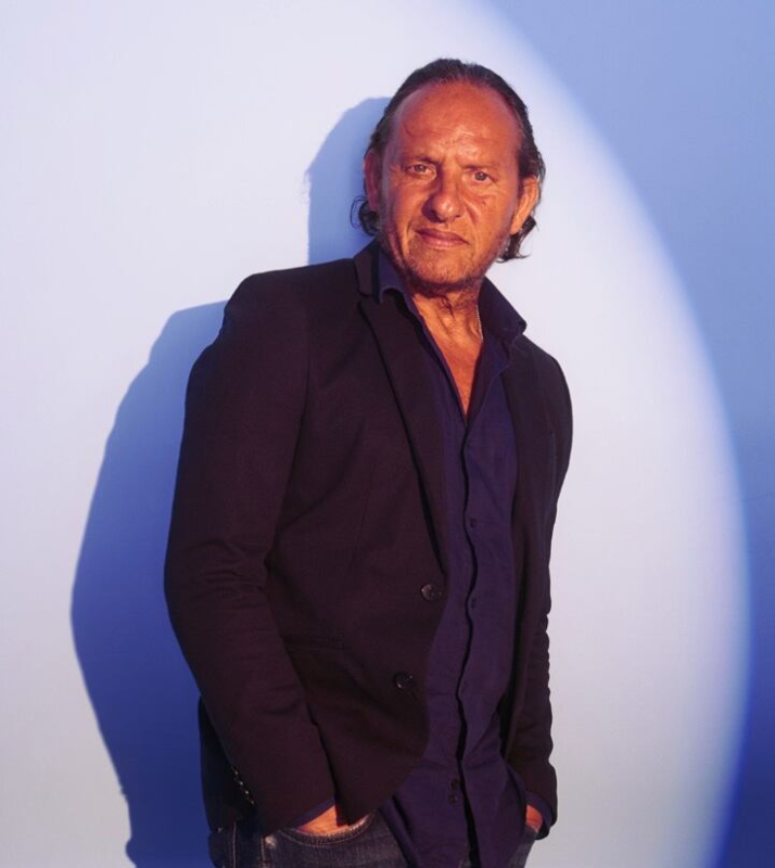 Custo Dalmau: “La moda no es necesaria para vivir, es una emoción”