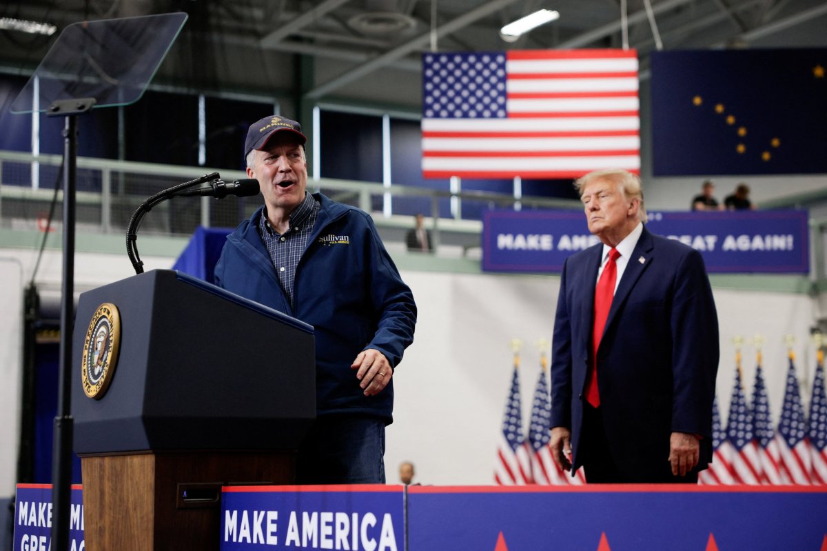 El Gobierno de Trump pide bloquear los resultados en Alaska si el senador republicano pierde en las ‘midterms’