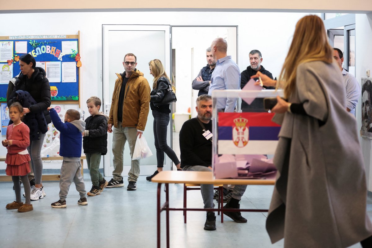 Los estudiantes de Serbia disputan el poder a Vucic en las urnas tras casi dos años de protestas