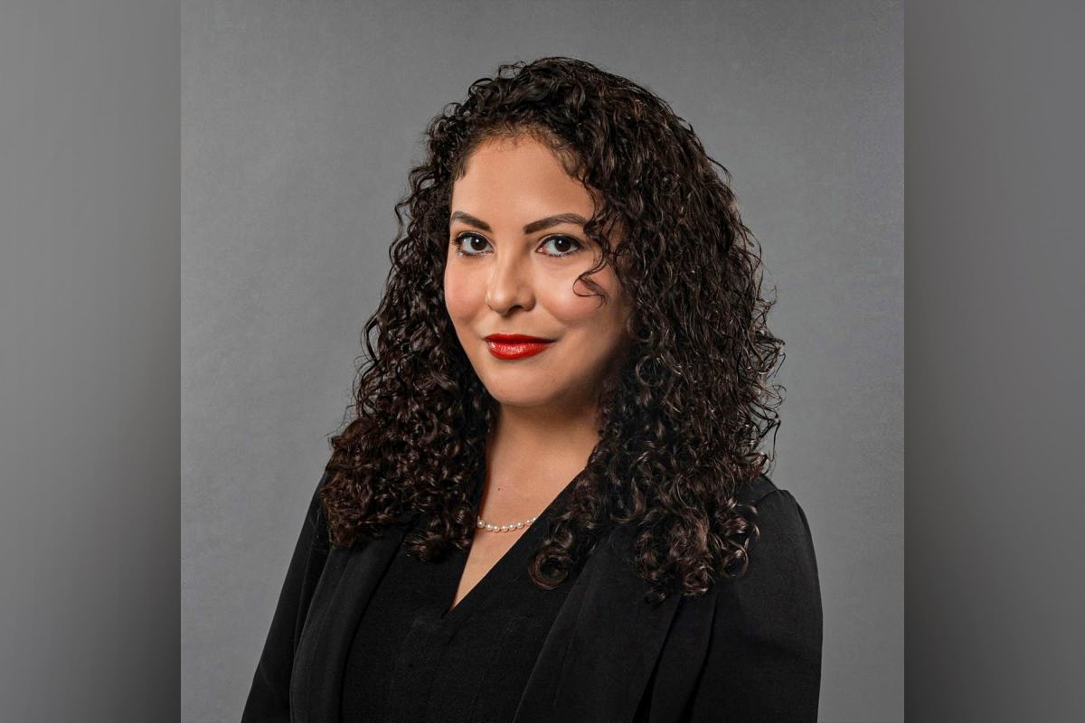 Andrea R. Flores: “Los demócratas llevan una década de retraso en su respuesta a Trump”